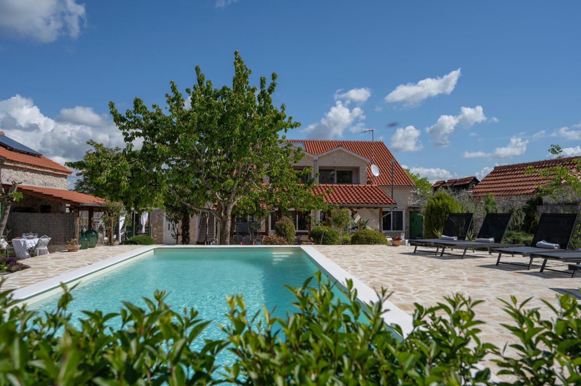 Kalpic Suites & Villa Lozovac Extérieur photo